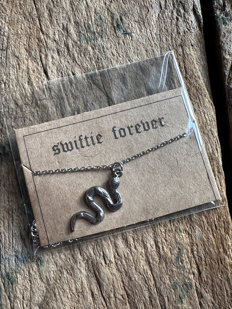 Reputation Simple Snake Necklace