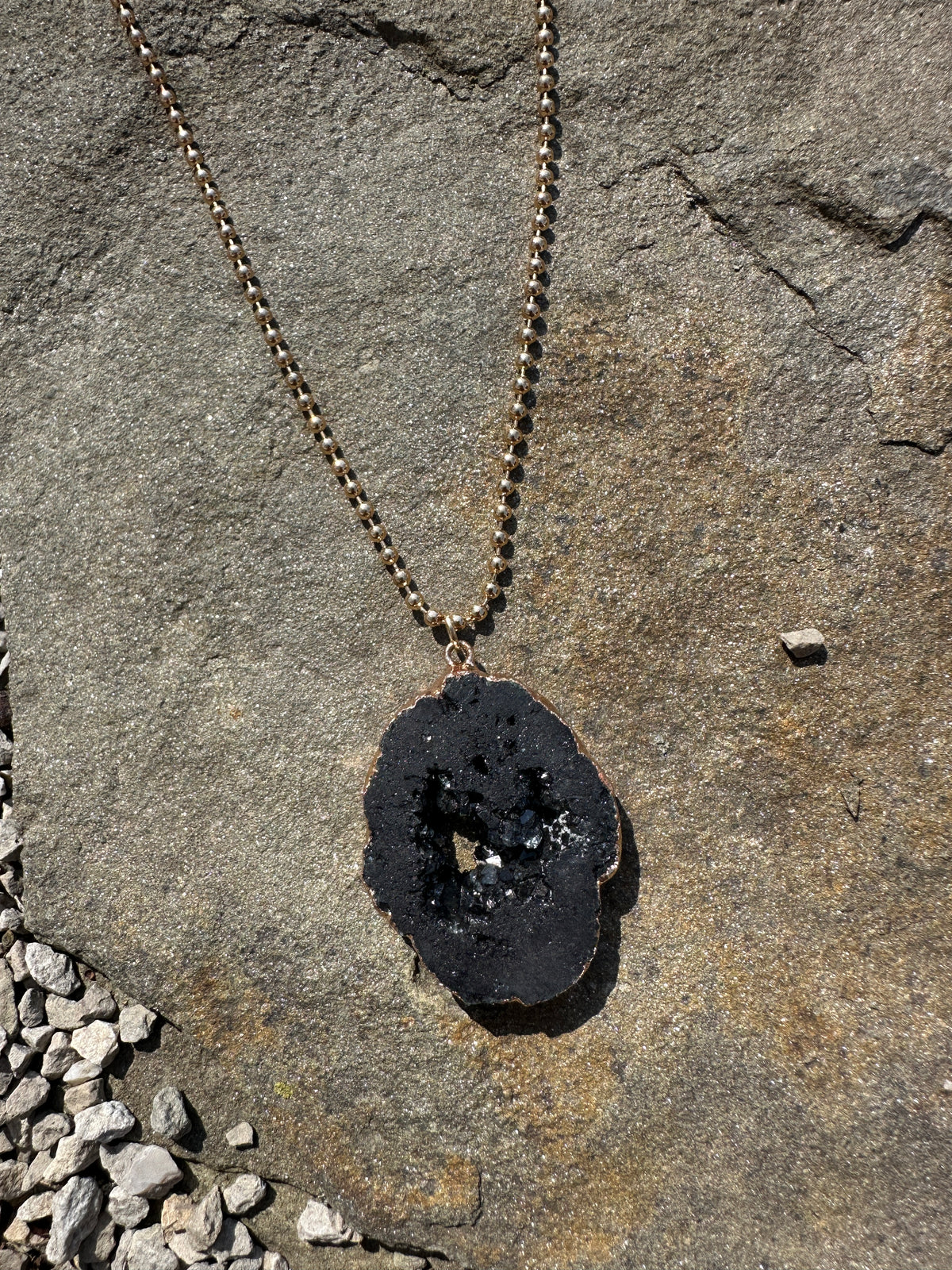 Statement Geode Pendant Necklace - Black