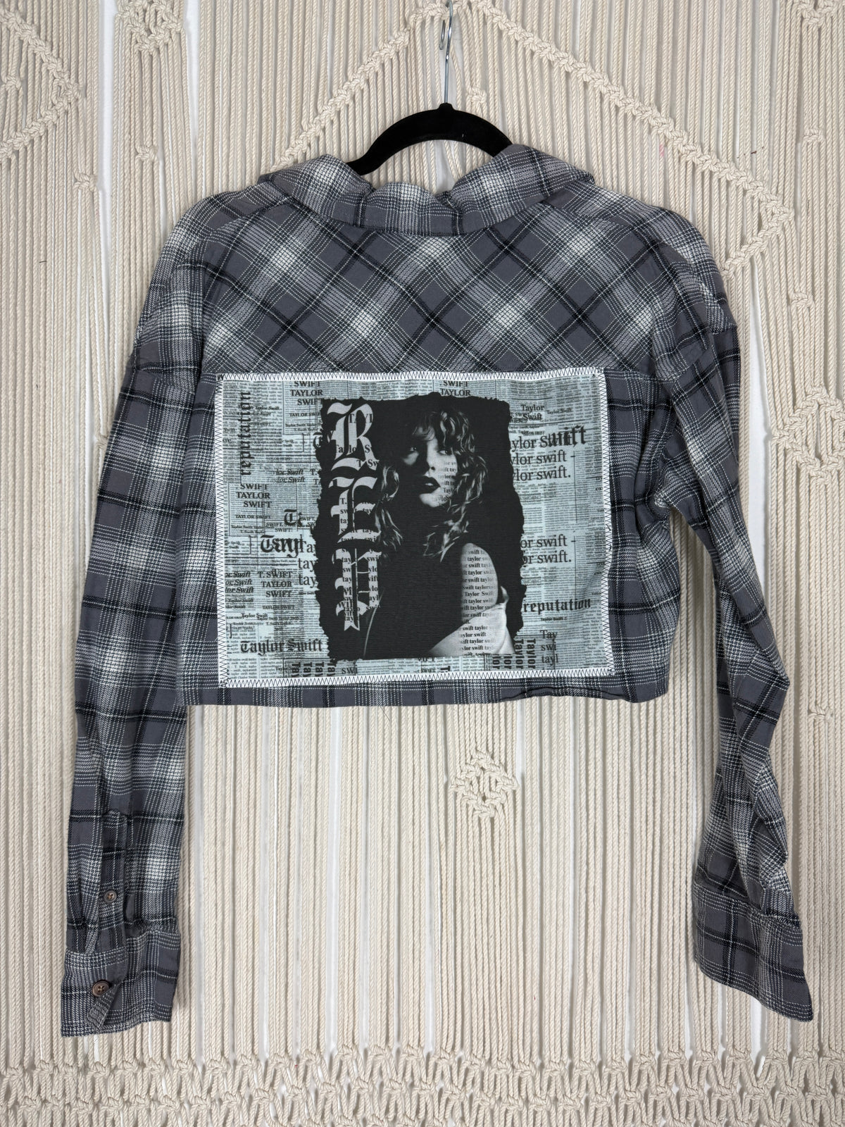 Edgy Classic Crop Plaid Flannel - Med