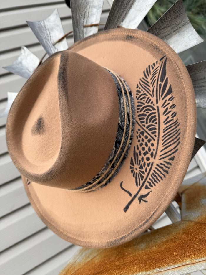Tan Artisan Etched Feather Embellished Flat Brim Hat - black/indigo