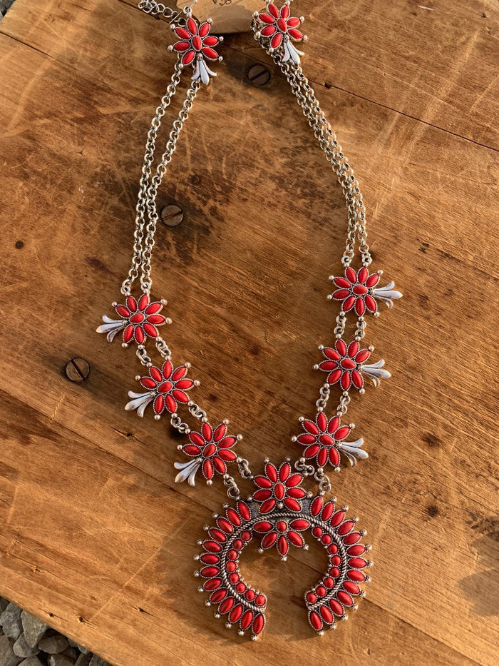 Rojo Star Blossom Necklace Set