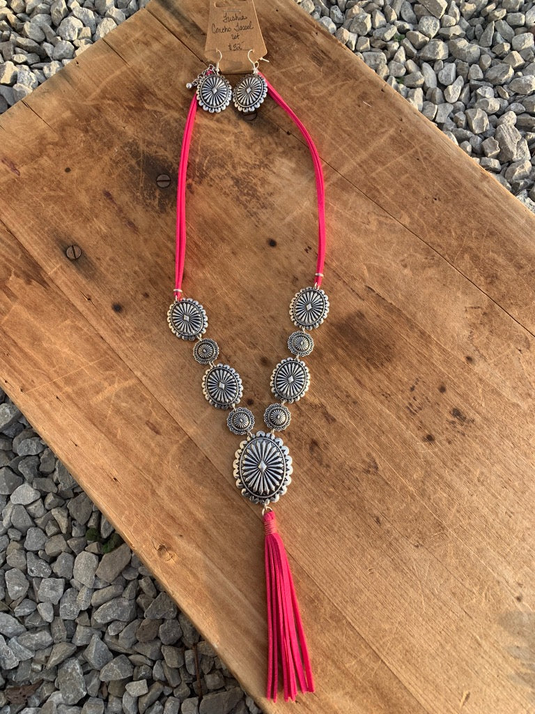 Fuchsia Western Concho Style Necklace Set